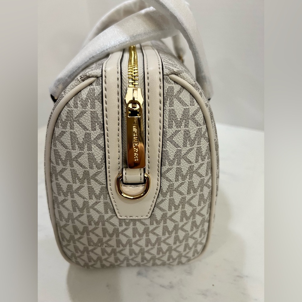 Michael Kors Cream Monogram Satchel - Picture 7 of 16